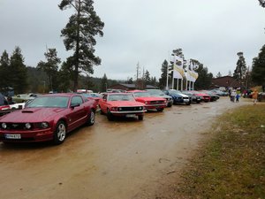 IMG_20160827_120642_resized_20160831_103247196.jpg (874.94 KiB) Katsottu 6356 kertaa Saariselän Mustang-parkki. Meitä oli paljon