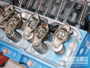 mmfp_0911_13_z+400m_aluminum_heads+valve_train.jpg