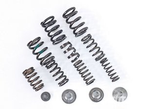 hrdp_1011_01_o+what_you_need_to_know_about_valvesprings+different_sizes.jpg